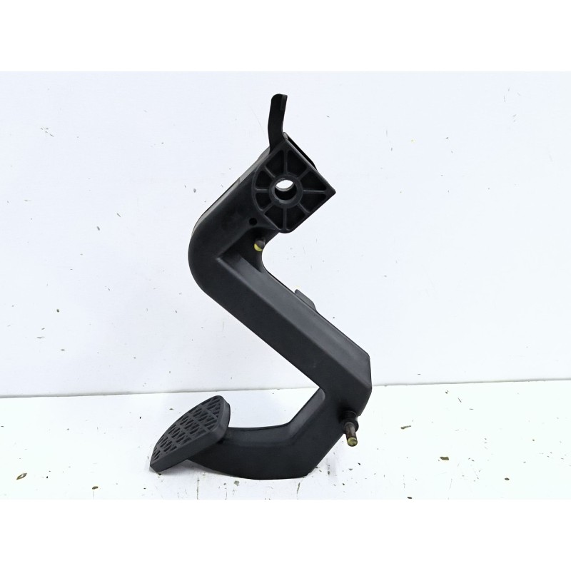 PEDAL EMBRAGUE