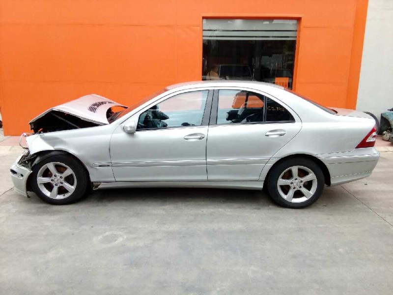 MERCEDES-BENZ CLASE C (W203) BERLINA
