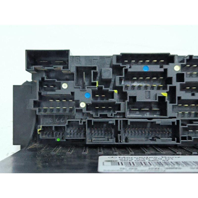 CAJA RELES / FUSIBLES 5DK008485
