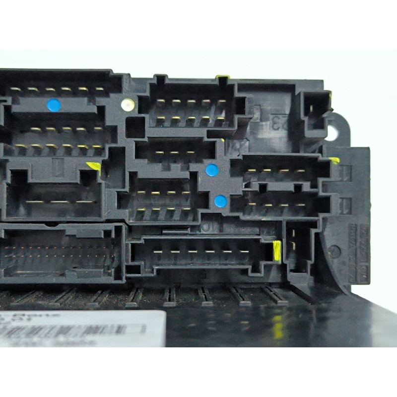 CAJA RELES / FUSIBLES 5DK008485