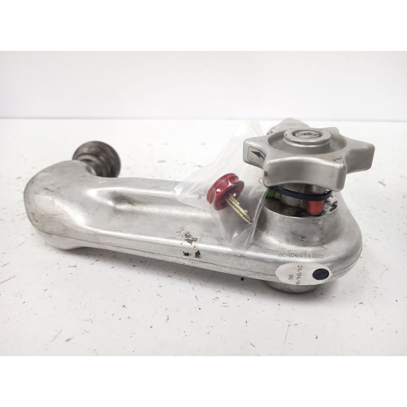 ENGANCHE REMOLQUE 4Z7092156