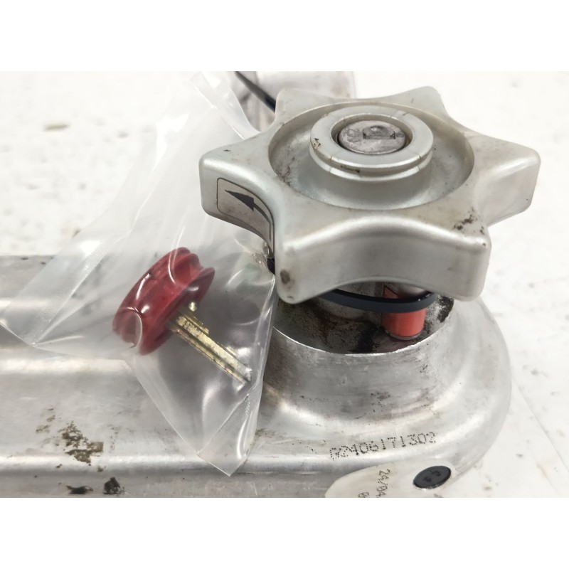 ENGANCHE REMOLQUE 4Z7092156