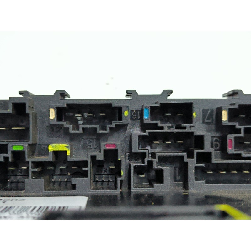 CAJA RELES / FUSIBLES 5DK00848602