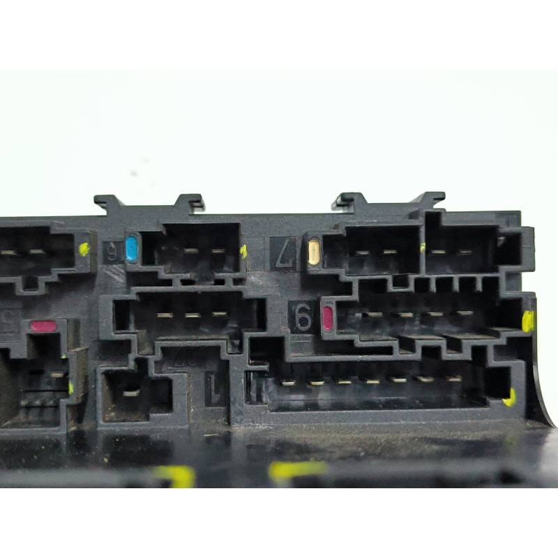 CAJA RELES / FUSIBLES 5DK00848602