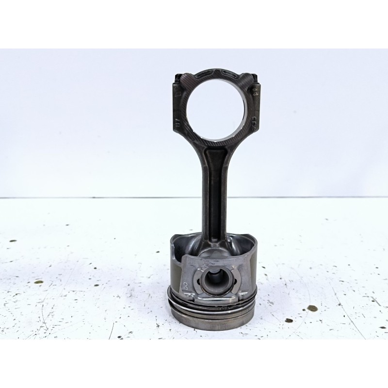 Recambio de biela para kia sportage iii (sl) 1.7 crdi referencia OEM IAM 235102A400  