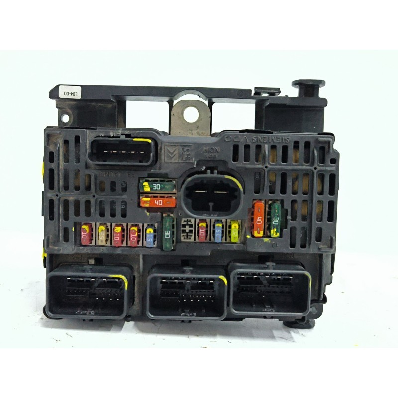 CAJA RELES / FUSIBLES