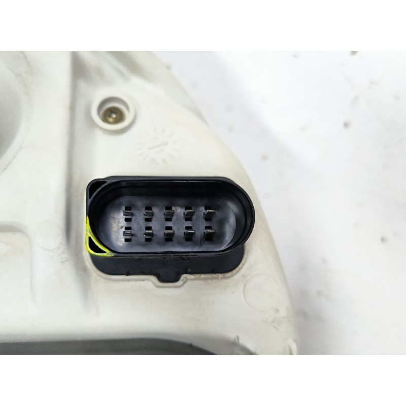 FARO DERECHO A9018201561 15149600