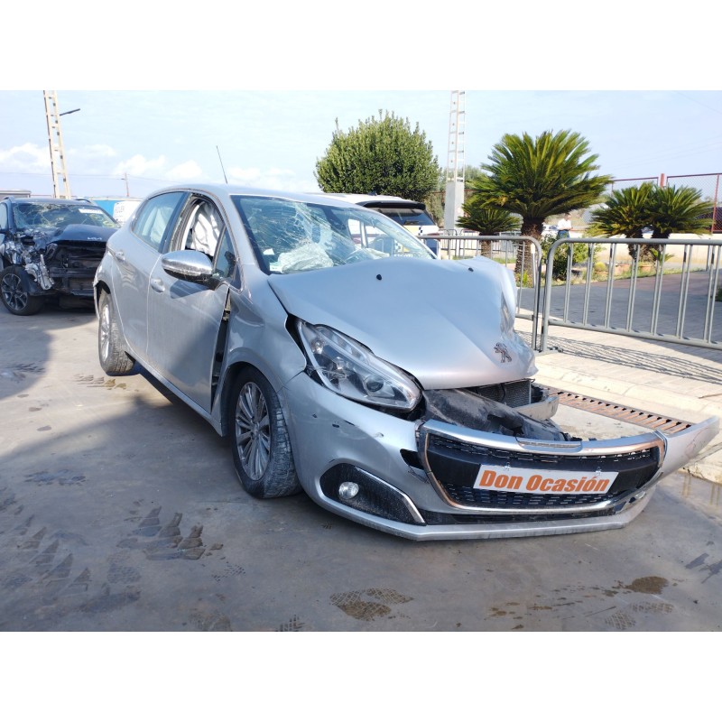 PEUGEOT 208 I (CA_, CC_) 2015