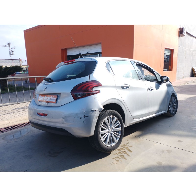 PEUGEOT 208 I (CA_, CC_) 2015