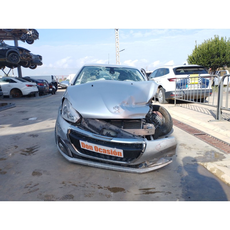 PEUGEOT 208 I (CA_, CC_) 2015