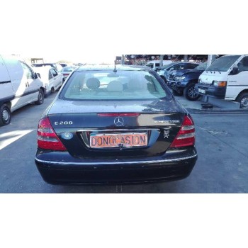 mercedes-benz clase e (w211) berlina del año 2004