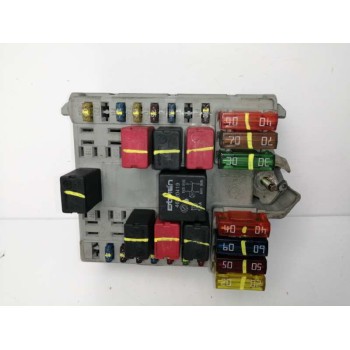 Recambio de caja reles / fusibles para fiat punto berlina (188) 1.9 diesel eco referencia OEM IAM 46760257  