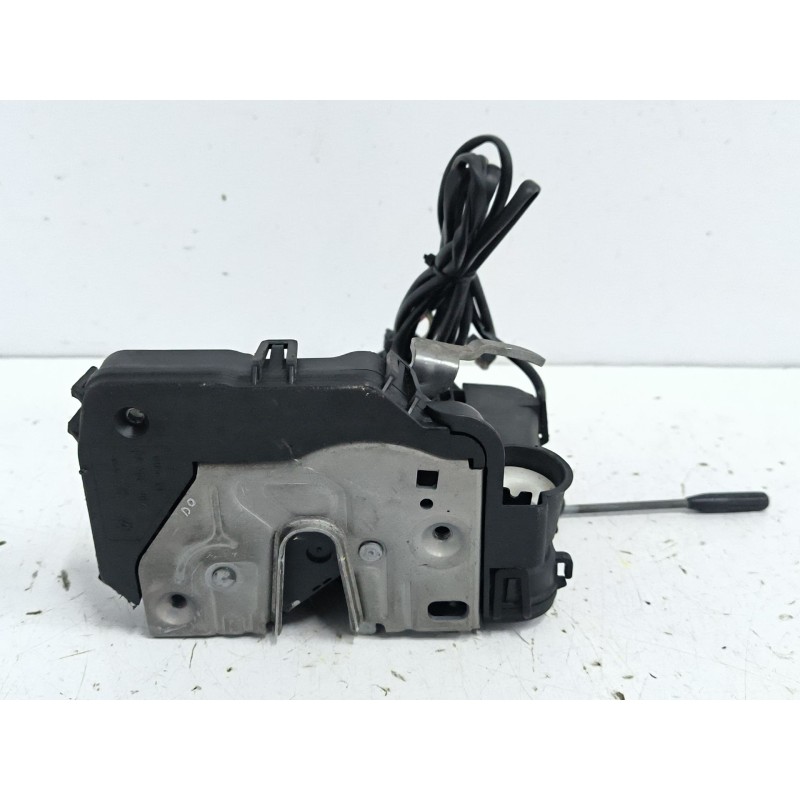 Recambio de cerradura puerta delantera izquierda para mercedes-benz clase c (w203) c 270 cdi (203.016) referencia OEM IAM 203720