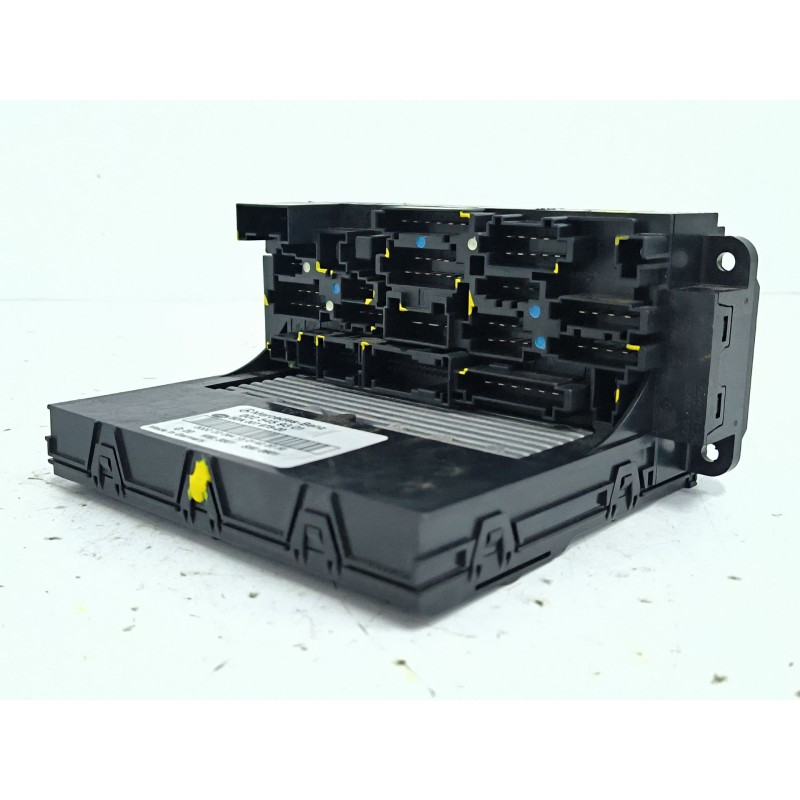 CAJA RELES / FUSIBLES 5DK00797320