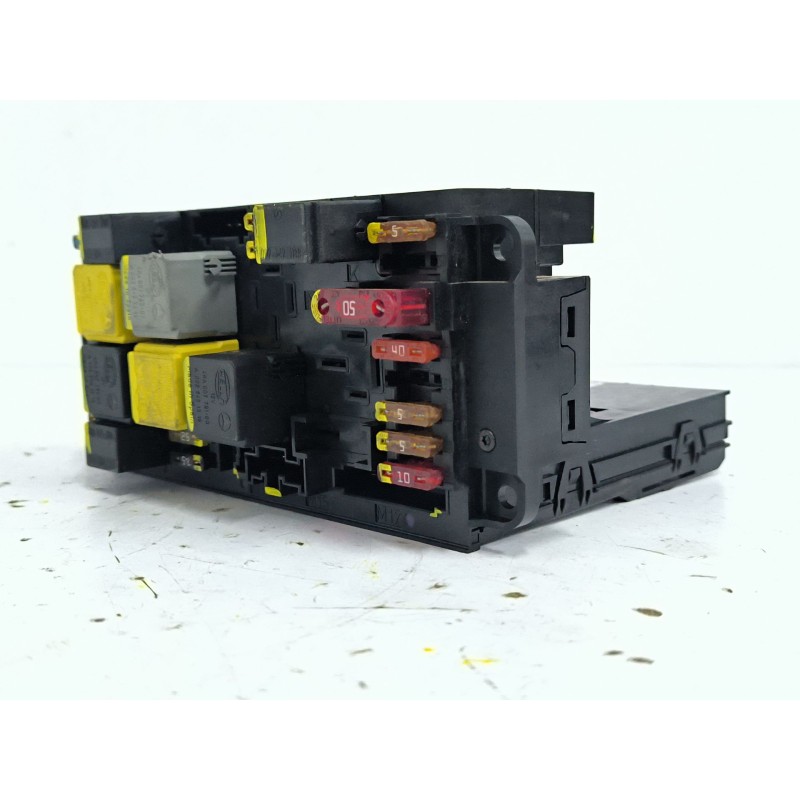 CAJA RELES / FUSIBLES 5DK00797320