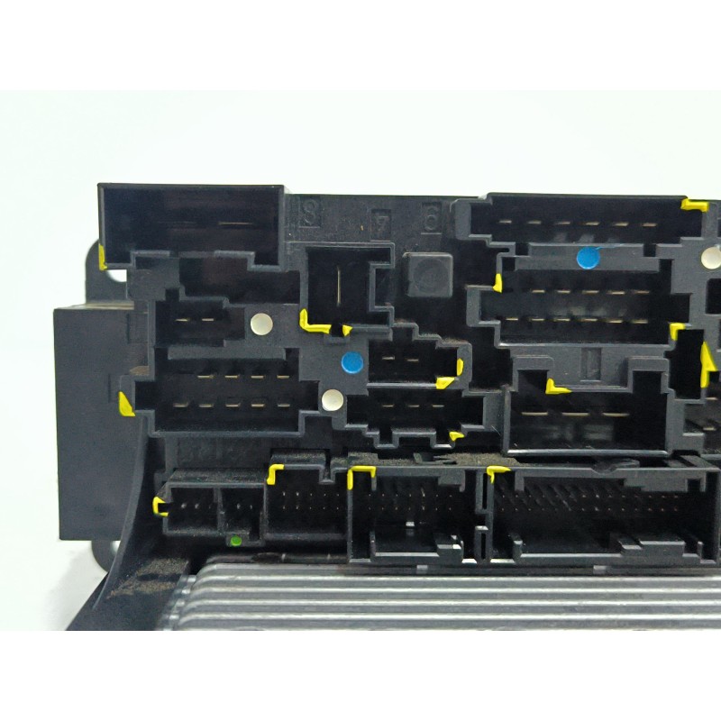 CAJA RELES / FUSIBLES 5DK00797320