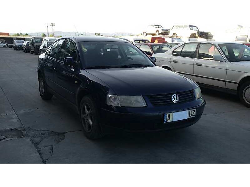 VOLKSWAGEN PASSAT BERLINA (3B2)