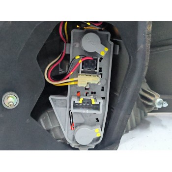 Recambio de piloto trasero izquierdo para toyota yaris (_p9_) 1.0 vvt-i (ksp90_) referencia OEM IAM 815610D250  
