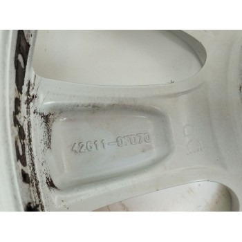 Recambio de llanta para toyota corolla verso (r1) 2.2 turbodiesel cat referencia OEM IAM 426110F070 6.5JX16 ET45 H5 5X115