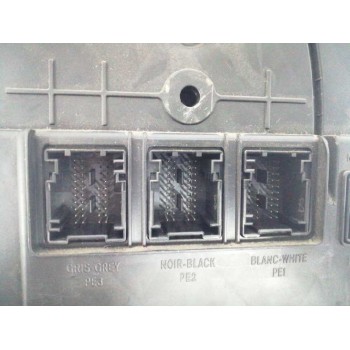 Recambio de caja reles / fusibles para renault scenic ii 1.9 dci diesel referencia OEM IAM 8200525386 S118400250D 