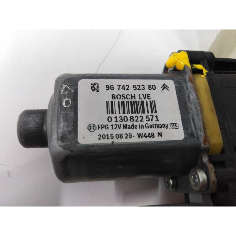 ELEVALUNAS DELANTERO IZQUIERDO 0130822571