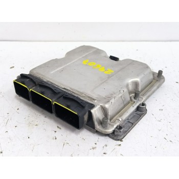 Recambio de centralita motor uce para opel movano a autobús (x70) 2.5 dti (jd) referencia OEM IAM 0281011105  