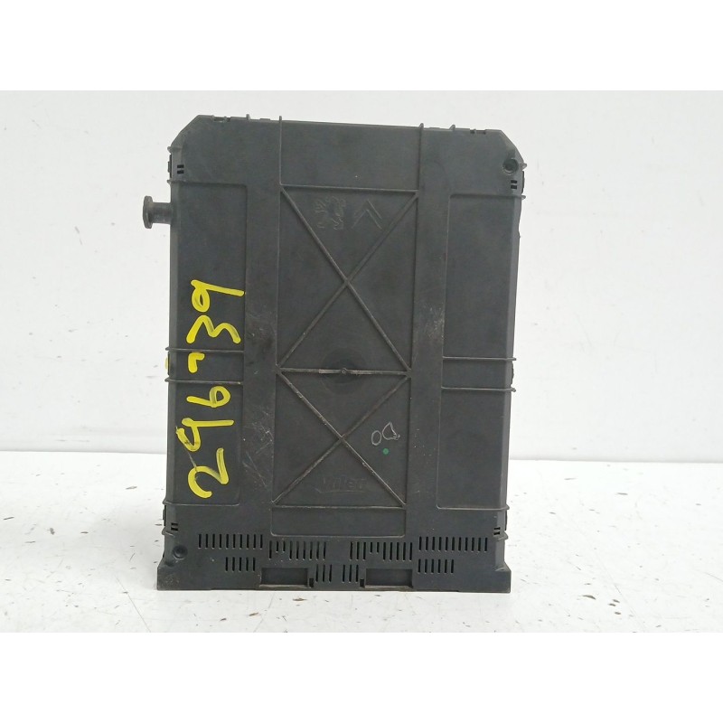 CAJA RELES / FUSIBLES