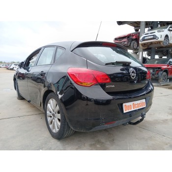 opel astra j (p10) del año 2010