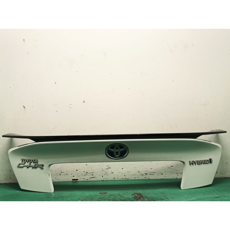 Recambio de molduras traseras para toyota c-hr (_x1_) 1.2 (ngx10_) referencia OEM IAM 76811F4010  