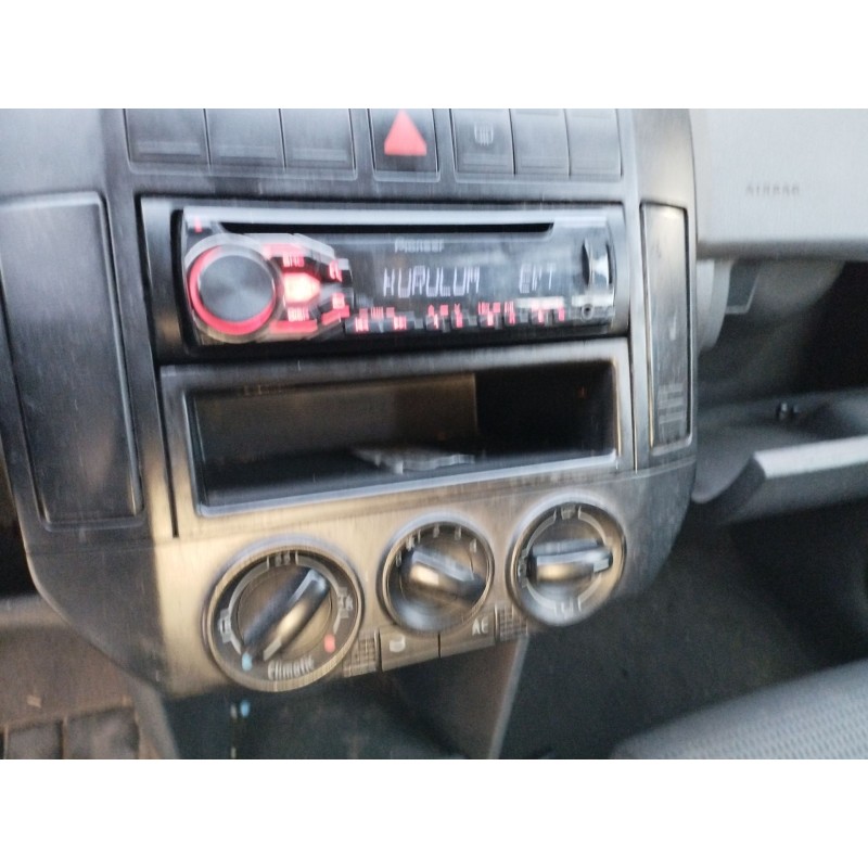 VOLKSWAGEN POLO IV (9N_, 9A_) 2003