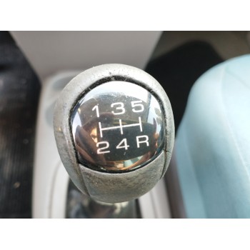 nissan almera tino (v10) del año 2002