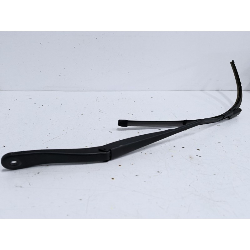 Recambio de brazo limpia delantero izquierdo para renault clio v (b7_) 1.5 blue dci 100 (b7ad) referencia OEM IAM 288813173R  