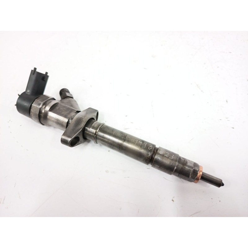 Recambio de inyector para opel movano a autobús (x70) 2.5 dti (jd) referencia OEM IAM 8200101135 0445110087 