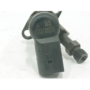 Recambio de inyector para peugeot 307 cc (3b) 2.0 hdi 135 referencia OEM IAM 9657144580 40200 