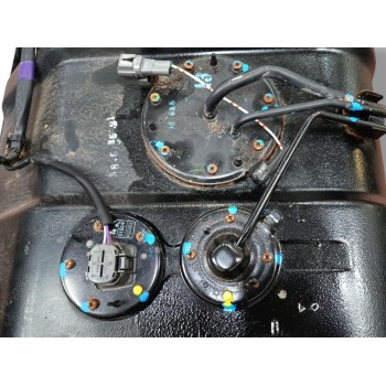 Recambio de deposito combustible para toyota land cruiser 90 (_j9_) 3.0 td (kzj90_, kzj95_) referencia OEM IAM 7700160380  