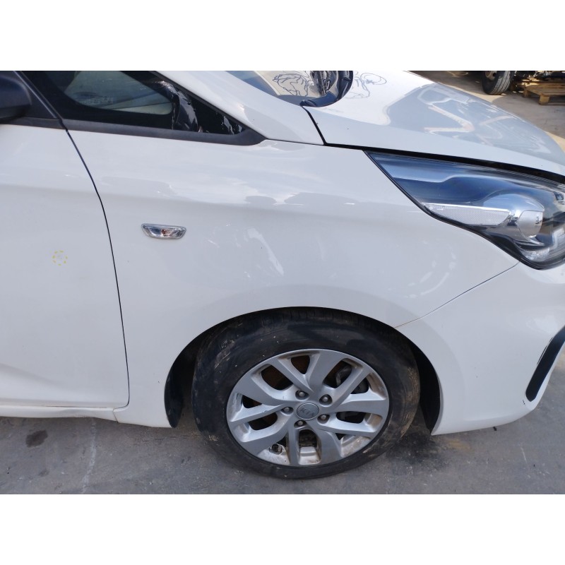 Recambio de aleta delantera derecha para kia carens iv 1.7 crdi referencia OEM IAM   