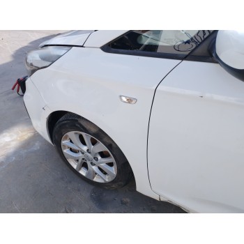 Recambio de aleta delantera izquierda para kia carens iv 1.7 crdi referencia OEM IAM   