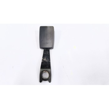 Recambio de enganche cinturon delantero izquierdo para toyota land cruiser 90 (_j9_) 3.0 td (kzj90_, kzj95_) referencia OEM IAM 