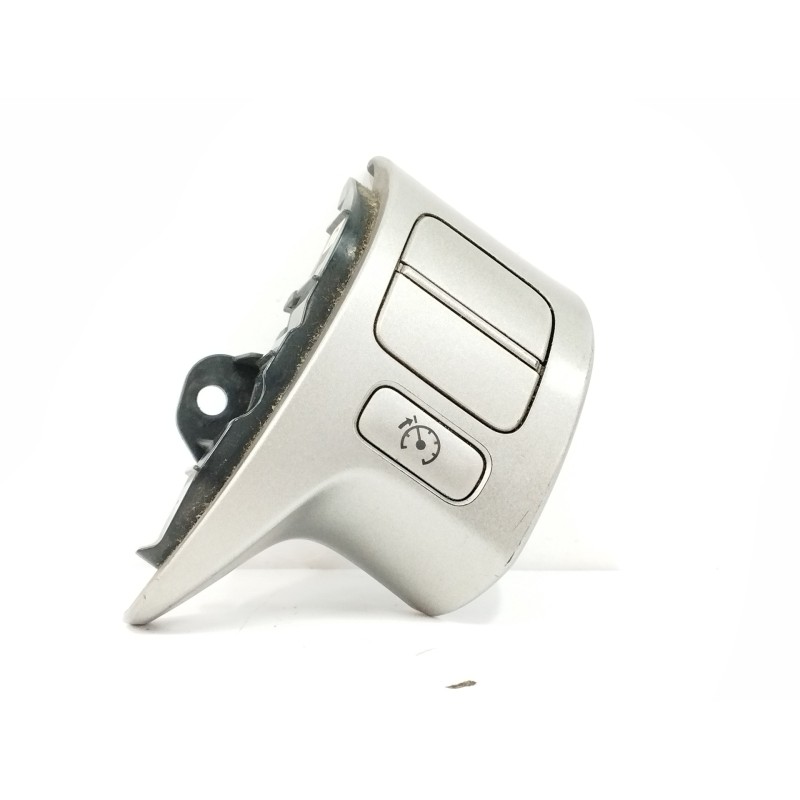 Recambio de mando volante para toyota auris 2.2 d-cat referencia OEM IAM  DERECHO 