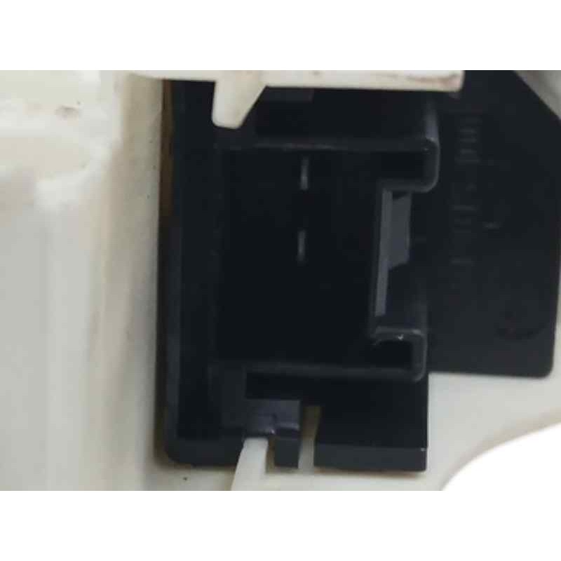 ELEVALUNAS DELANTERO DERECHO