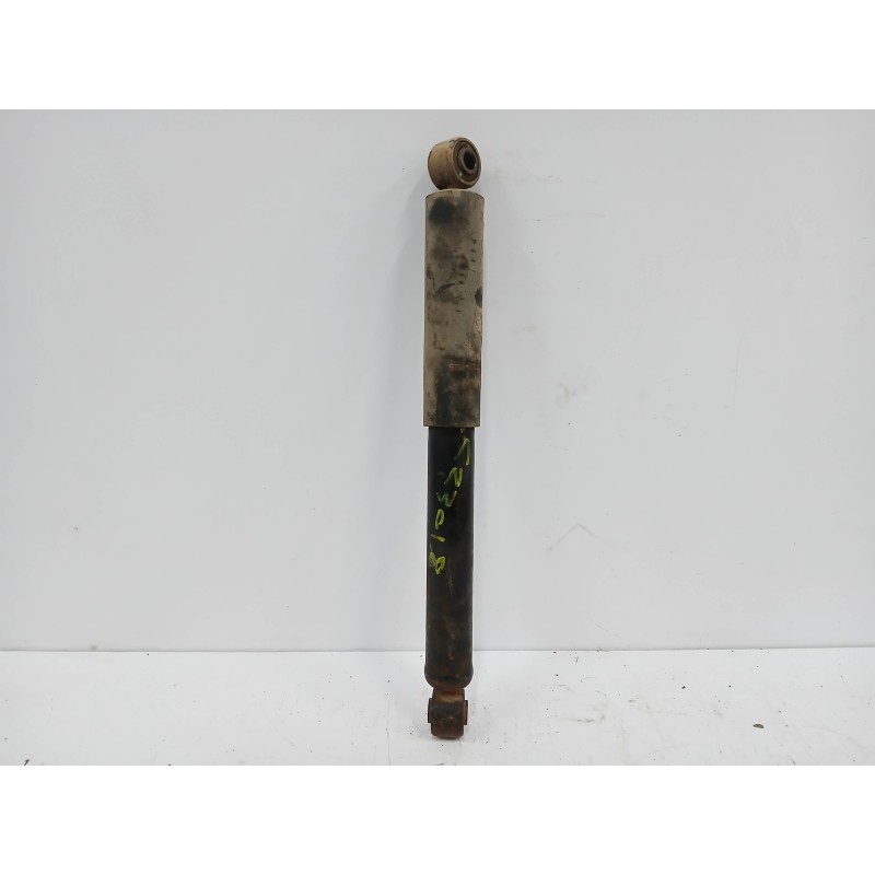 Recambio de amortiguador trasero derecho para hyundai h 1 2.5 turbodiesel referencia OEM IAM 553104A700  