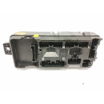 Recambio de caja reles / fusibles para volvo v40 familiar 1.6 cat referencia OEM IAM 30865169  