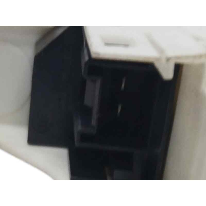 ELEVALUNAS TRASERO DERECHO