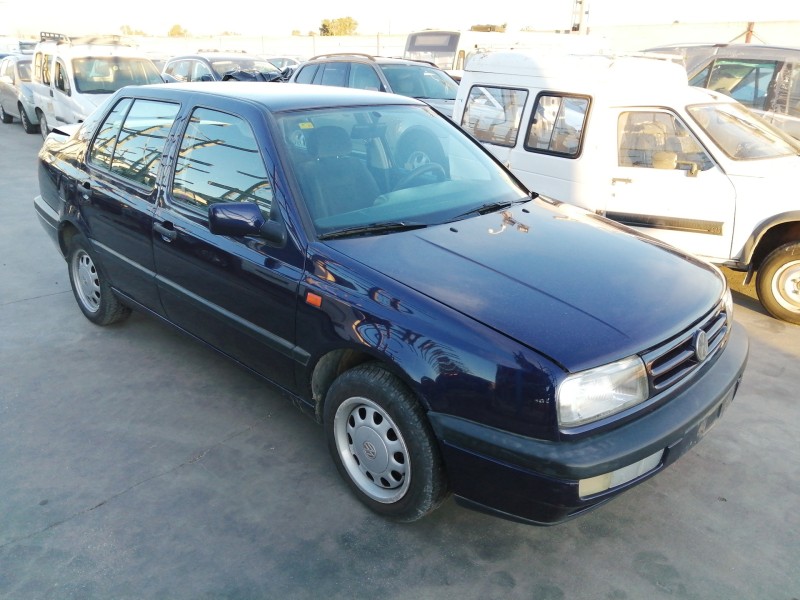 VOLKSWAGEN VENTO (1H2)