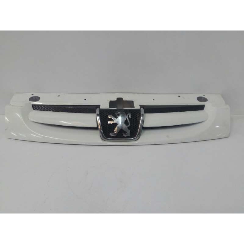 Recambio de rejilla delantera para peugeot partner (s2) 2.0 hdi cat referencia OEM IAM 9644758777  