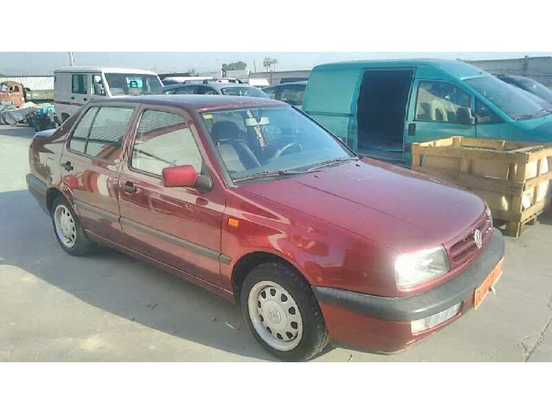 VOLKSWAGEN VENTO (1H2)