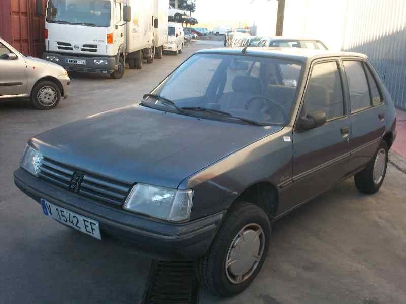 PEUGEOT 205 BERLINA