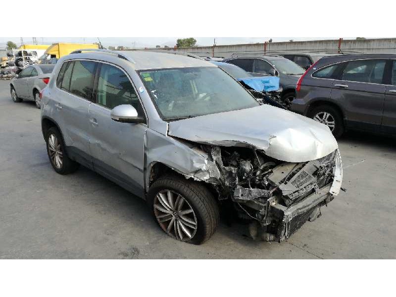 VOLKSWAGEN TIGUAN (5N2)