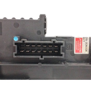 Recambio de caja reles / fusibles para mercedes-benz clase c (w204) berlina 2.2 cdi cat referencia OEM IAM 748038  