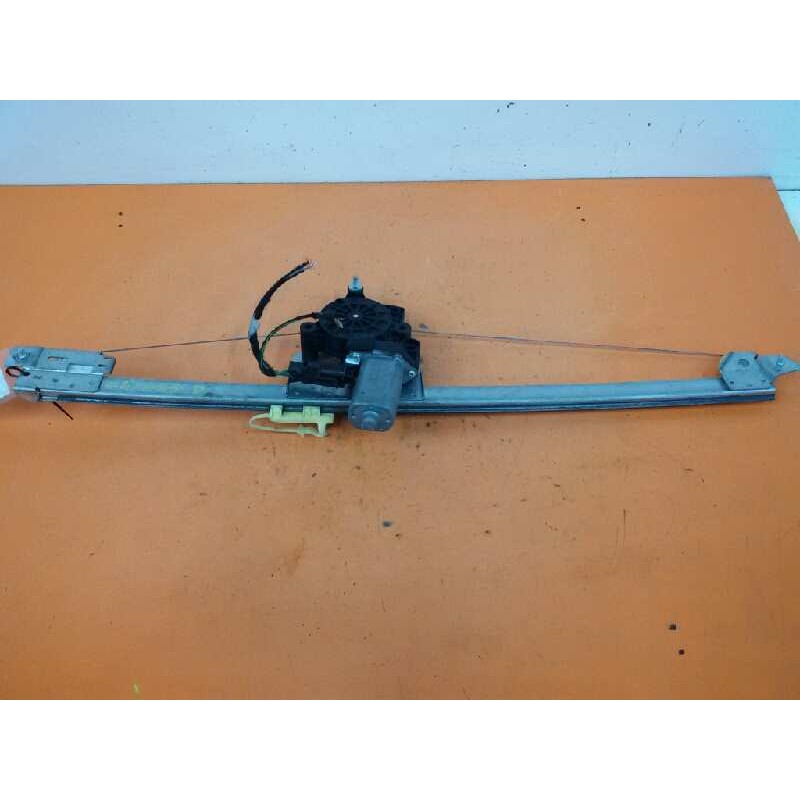 Recambio de elevalunas delantero derecho para nissan primastar (x83) monovolumen 9 plazas largo batalla 3,07t referencia OEM IAM
